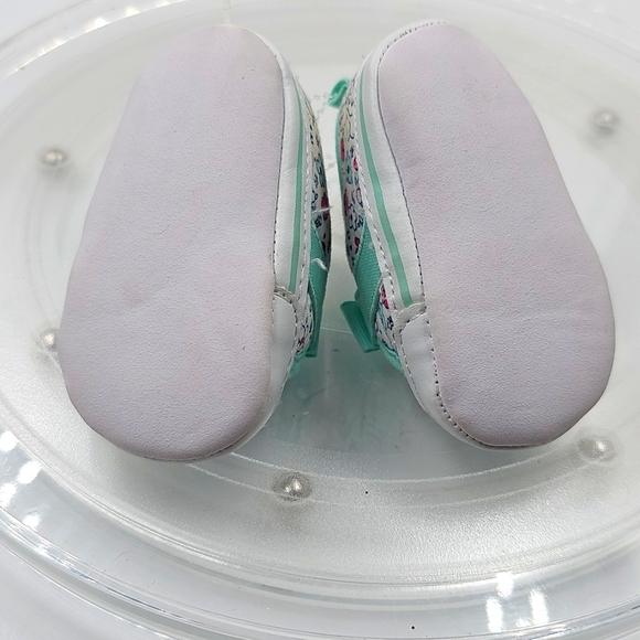 I Baby NB Girls Crib Shoes and New Born Booties - Picture 6 of 10